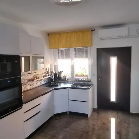 Second Mary Apartment