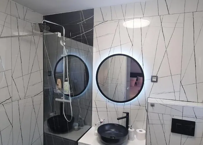 Second Mary Apartment