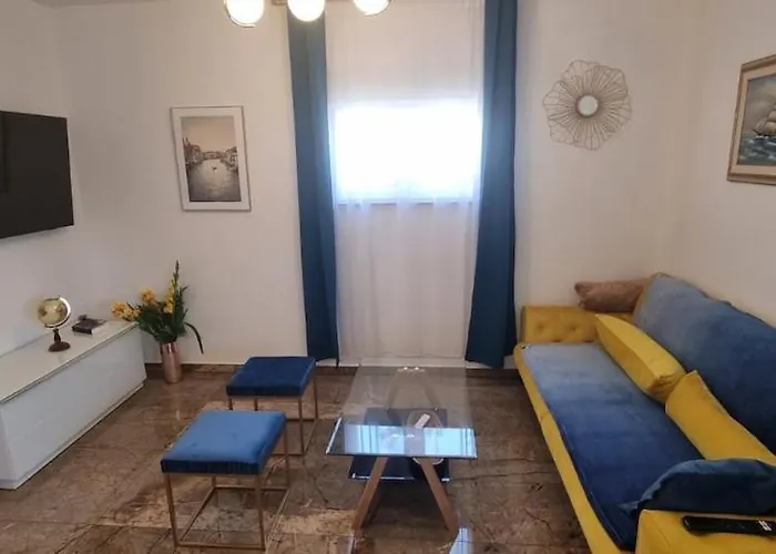 Second Mary Apartment *