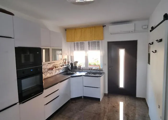 Second Mary Apartment