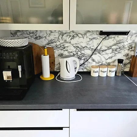 Second Mary Apartman