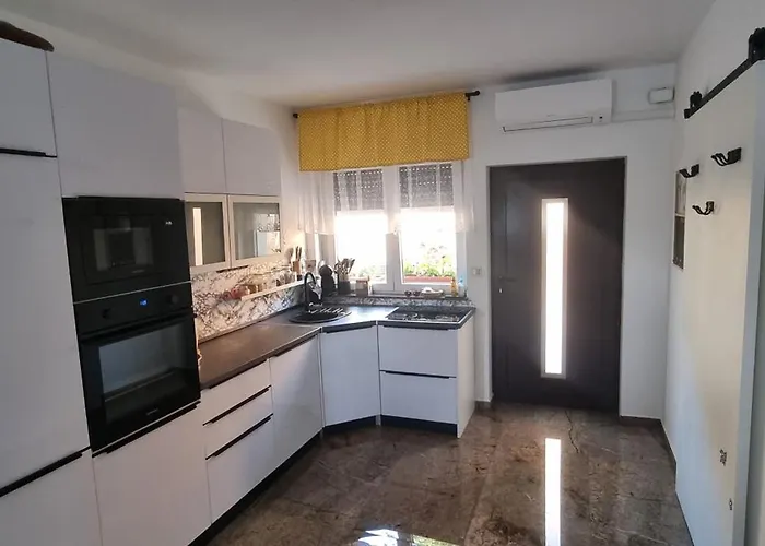 アパート Second Mary